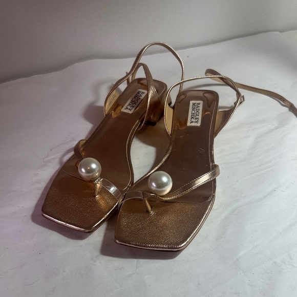 Gently used Rose gold women’s size 8 Badgley Mischka heels - Picture 1 of 5